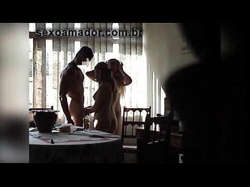 ❤️ Seksikaverit kutsuvat jättimiehen ja kolmen kimppakivaa hänen kanssaan ️ Lutkat at fi.xlxxporno.ru ❌️❤